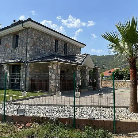 Βίλα Close To Lake,
